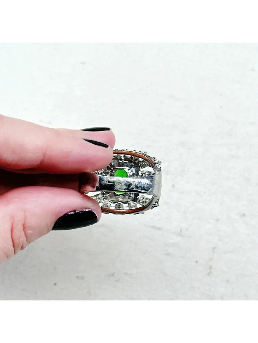 3021u. Green Cocktail Ring 12.75 Damaged